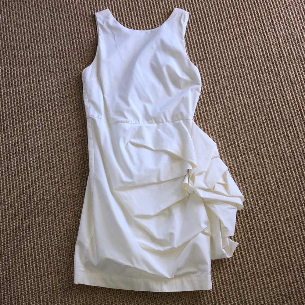 Alice + Olivia Size 4 white dress
